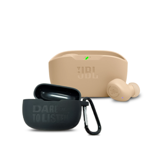 KIT JBL Vibe buds Beige + Estuche Vibe buds - Beige - ¡Disfruta de un sonido inmersivo y sin cables con los JBL Vibe Buds y recibe un estuche protector!
Siente cada detalle de tu música favorita con los JBL Vibe Buds, que ofrecen un sonido JBL Pure Bass profundo y potente. Su diseño ergonómico y ligero se adapta perfectamente a tus oídos para una comodidad duradera. Además, disfruta de hasta 7 horas de reproducción con una sola carga y hasta 28 horas con el estuche de carga incluido. Olvídate de quedarte sin batería en el peor momento. ¡Lleva el tuyo hoy mismo y disfruta de la música en cualquier lugar! - Hero
