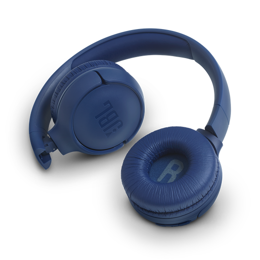 JBL Tune 500BT - Blue - Wireless on-ear headphones - Detailshot 1