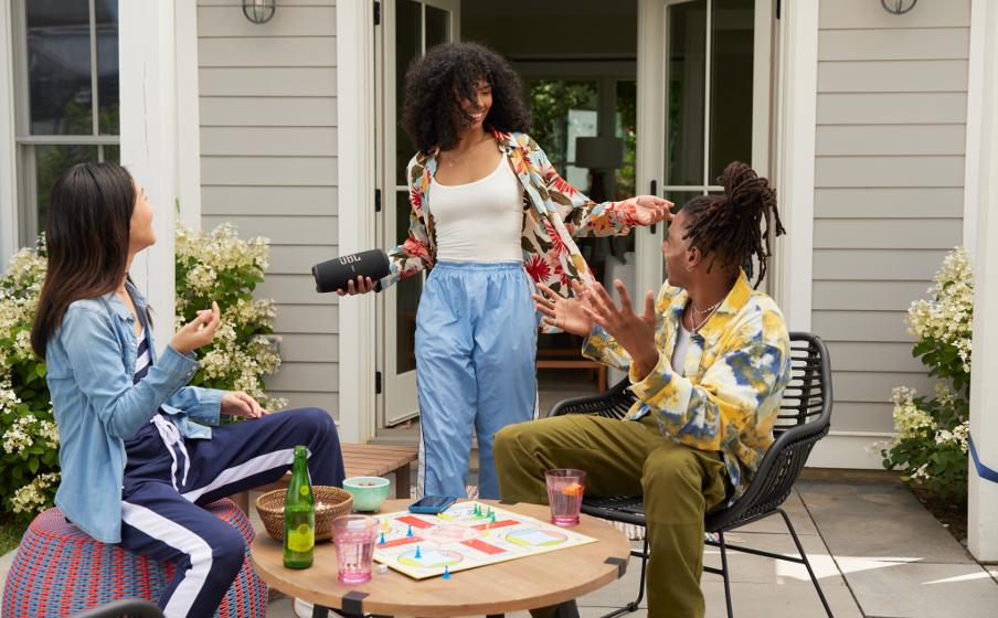 JBL Charge 5 Wi-Fi Port&aacute;til, con 20&nbsp;horas de duraci&oacute;n de la bater&iacute;a - Image