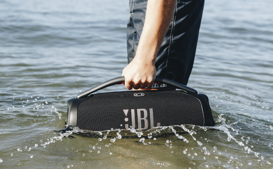 Cuantos watts tiene sales el jbl boombox